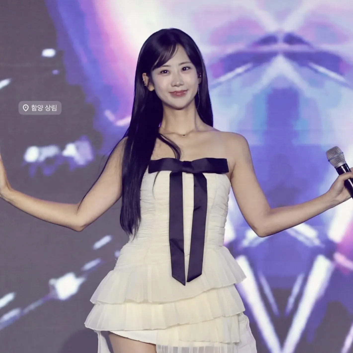 Behind-the-scenes cut of Kang Hyeyeon