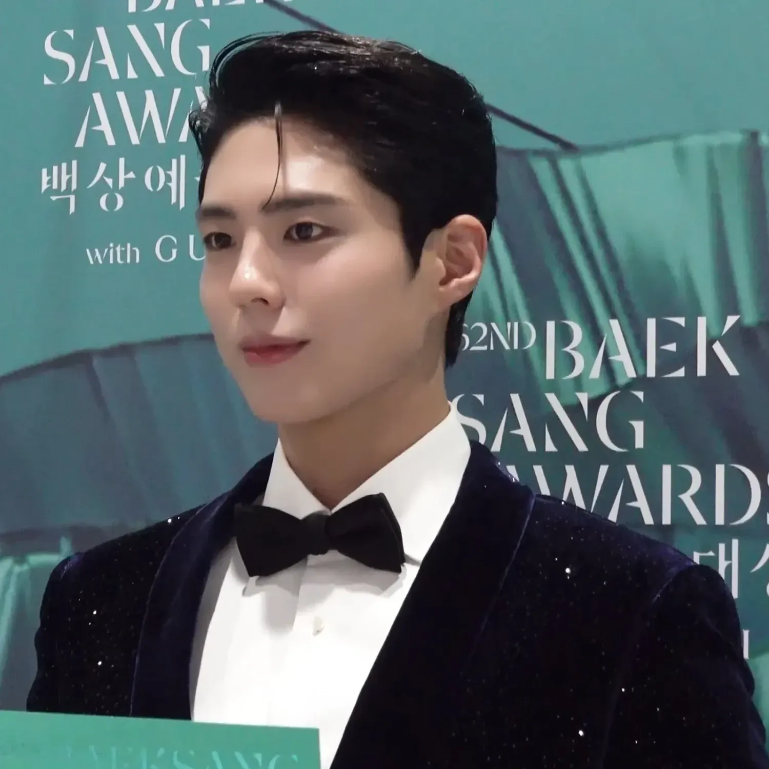 Behind-the-scenes cut of Park Bogum