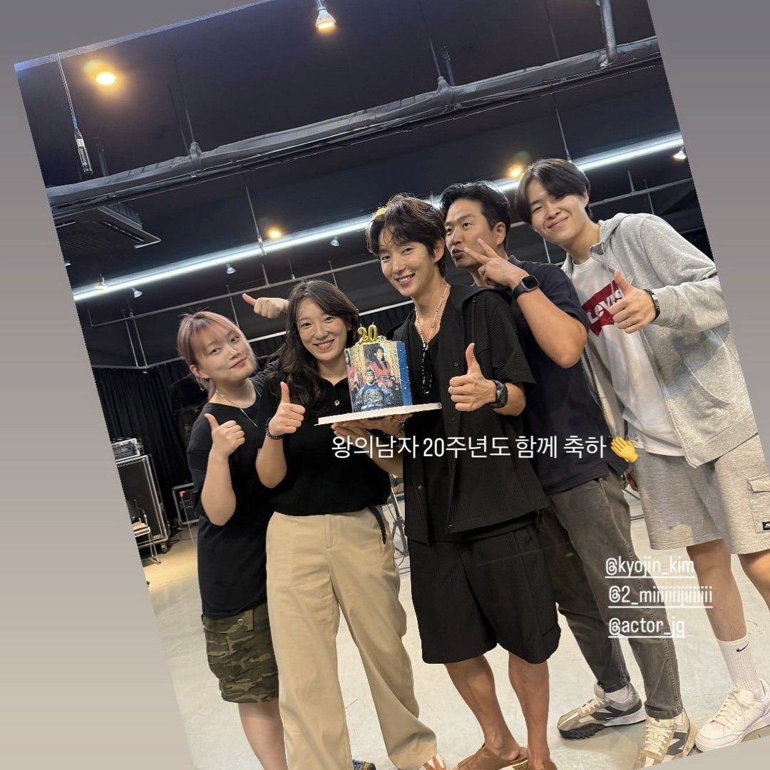 Behind-the-scenes cut of Lee Joongi