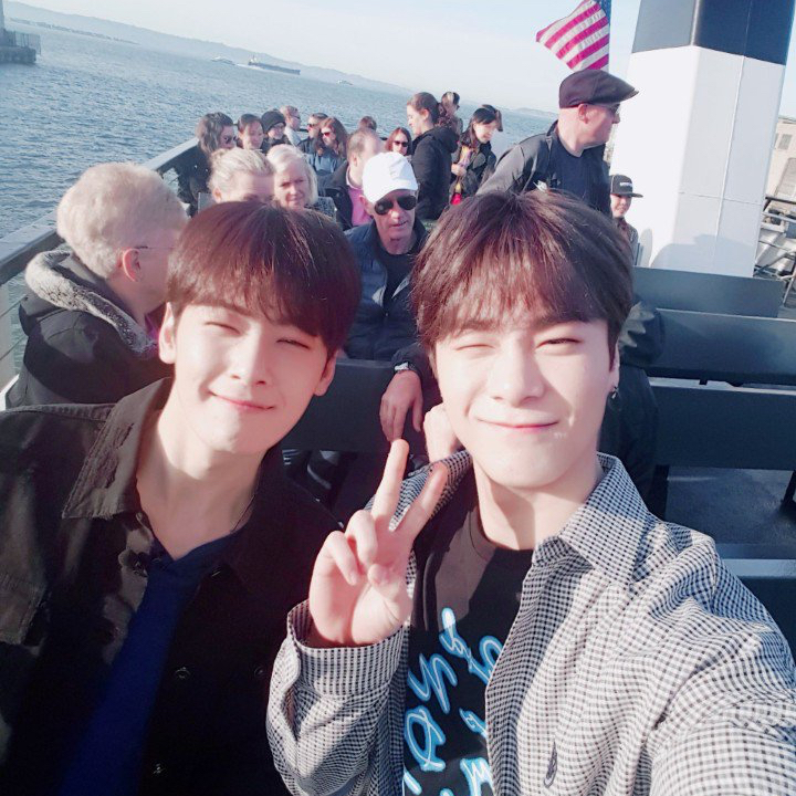 Cuplikan di balik layar dari Cha Eunwoo