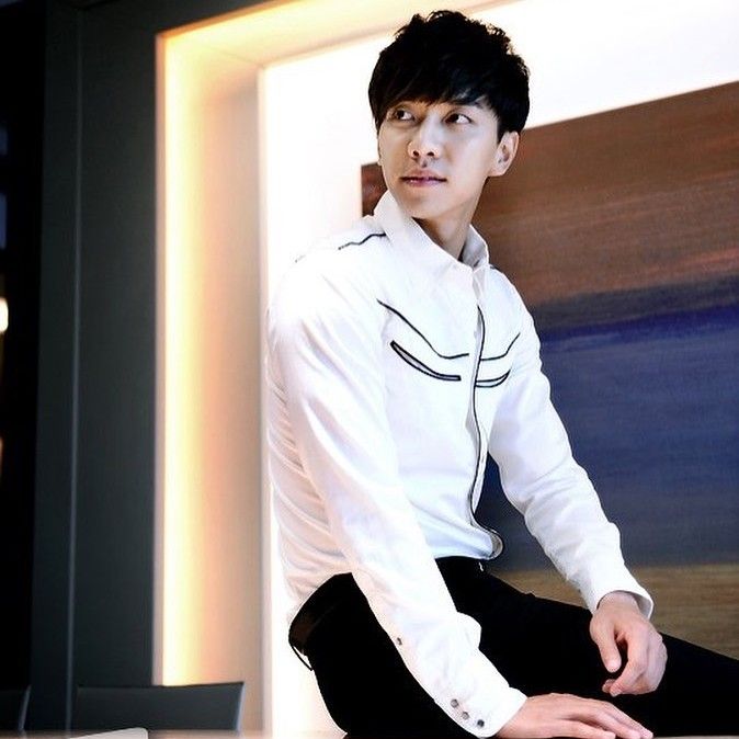 Behind-the-scenes cut of Lee Seunggi
