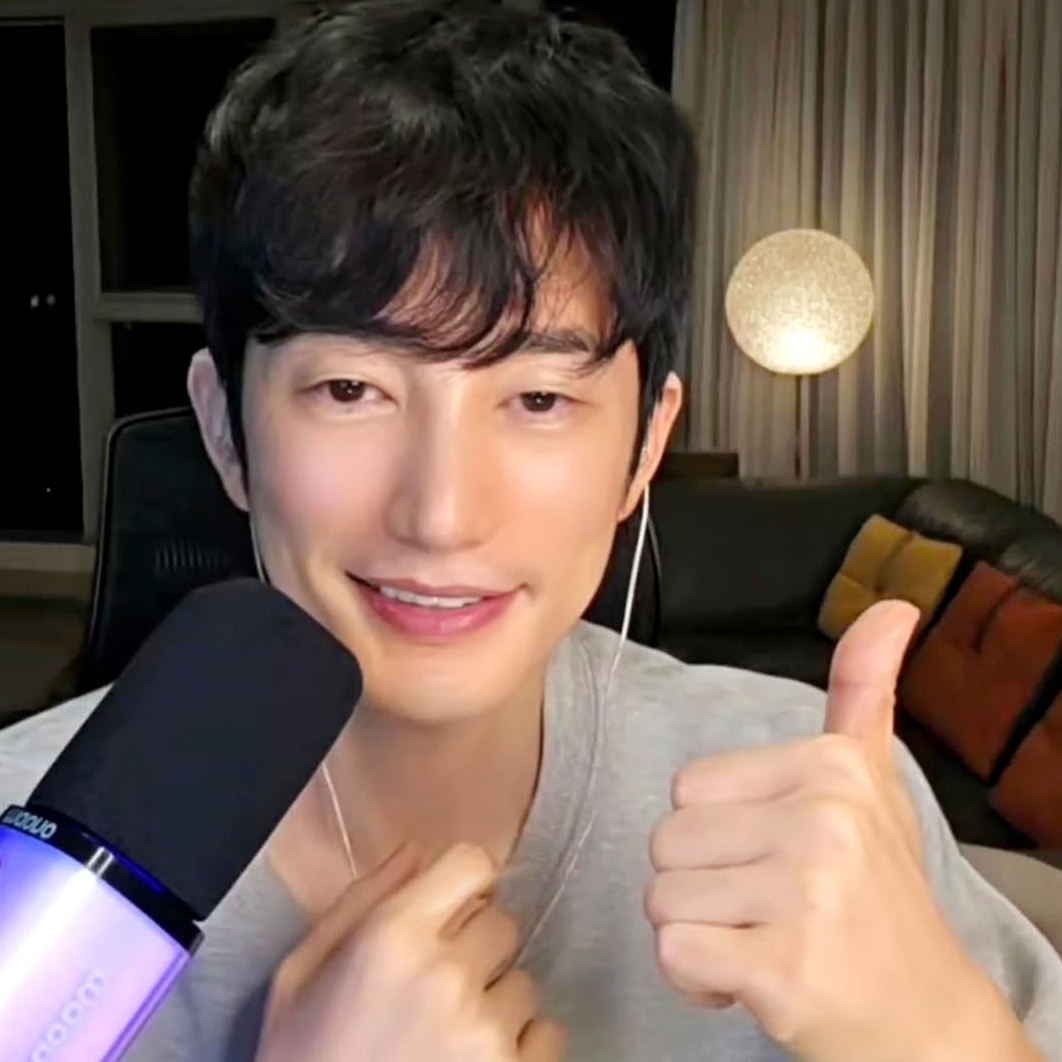 Behind-the-scenes cut of Park Sihoo