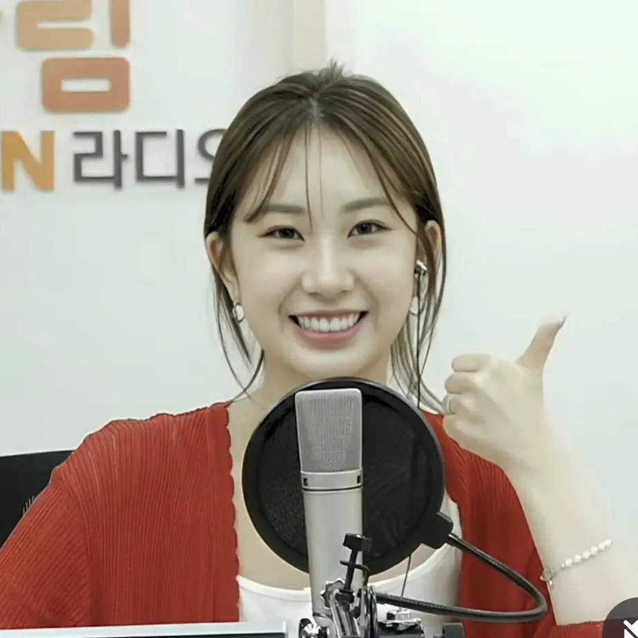 Momen yang diabadikan oleh penggemar Jeon Yujin