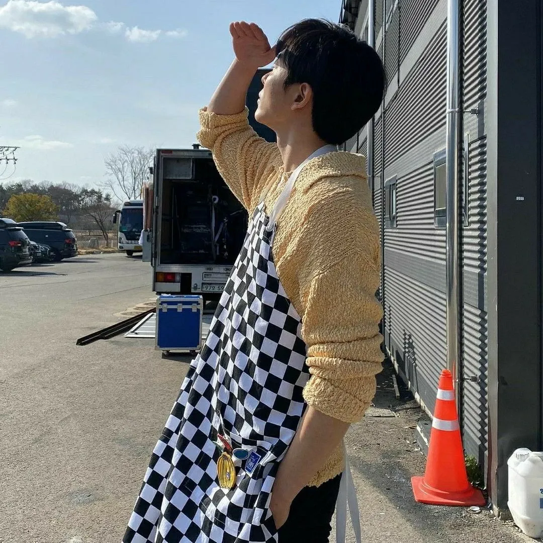 A moment captured by a fan of Kim Jaewook