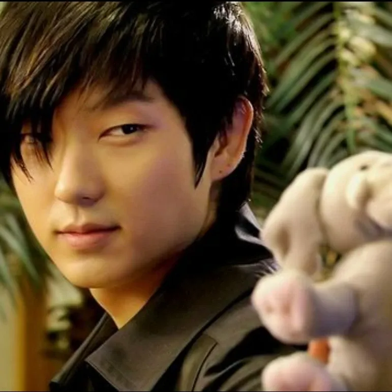 Latest photo of Lee Joongi