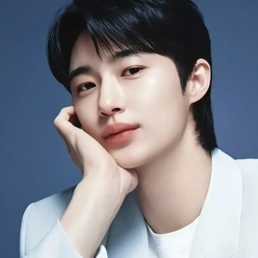 Latest photo of Byeon Wooseok