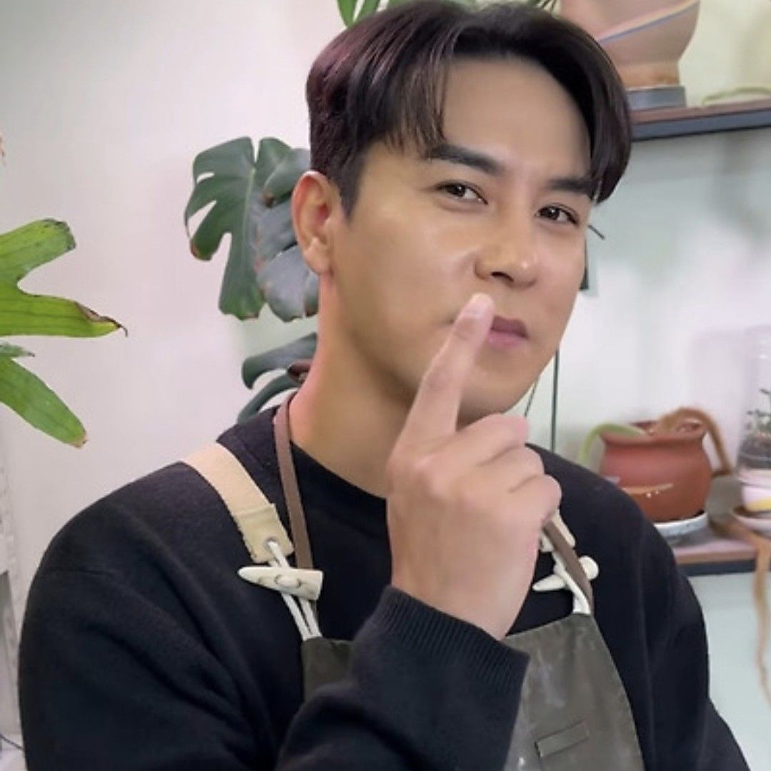 チャン・ミンホの最近の活動ショット