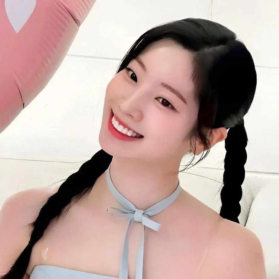 Behind-the-scenes cut of Dahyun