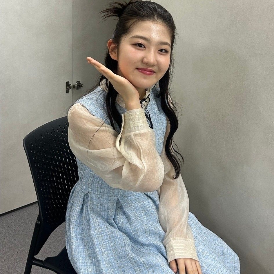 A moment captured by a fan of Yoon Yoonseo