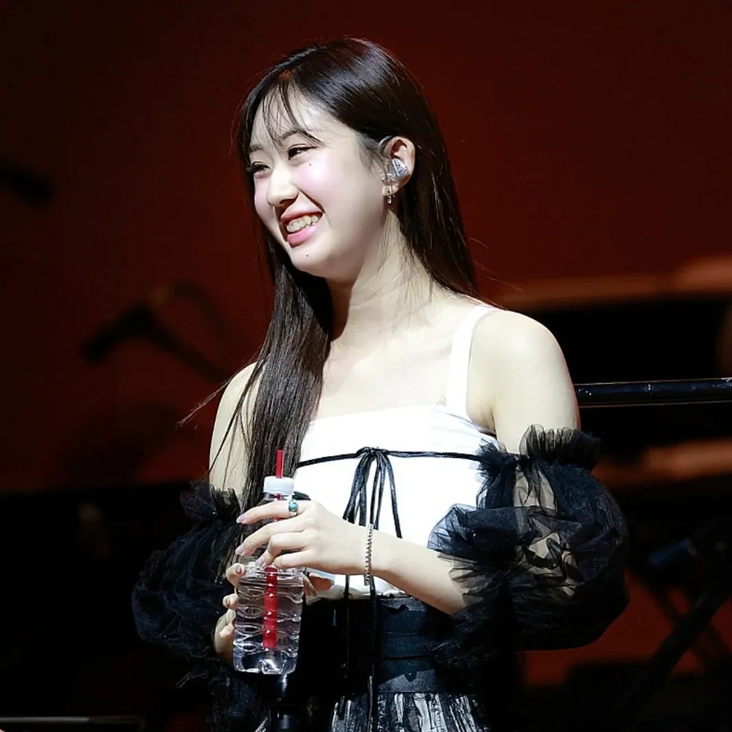 Cuplikan di balik layar dari Jeon Yujin