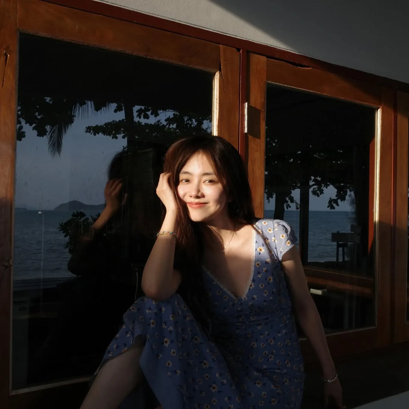 Behind-the-scenes cut of Tan Song Yun