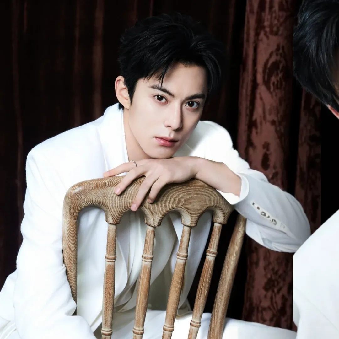 A moment captured by a fan of Dylan Wang