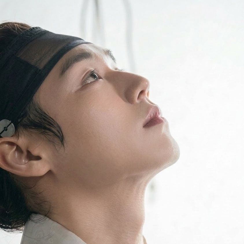 Behind-the-scenes cut of Park Jihoon