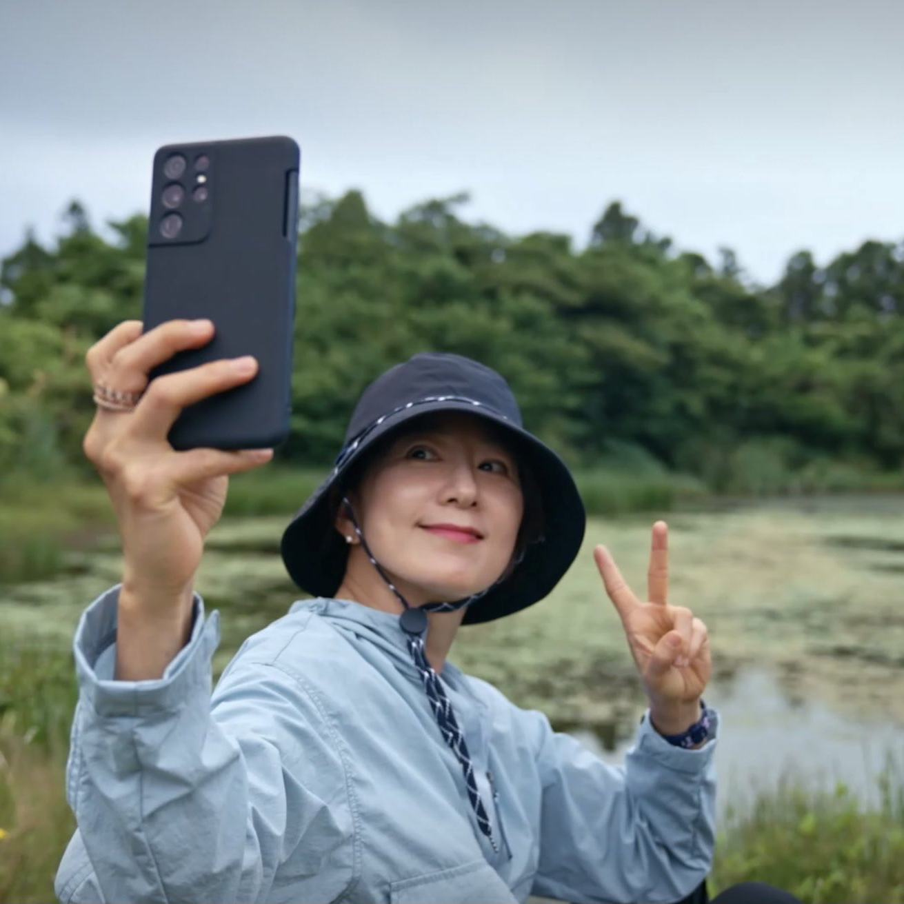A moment captured by a fan of Kim Heeae