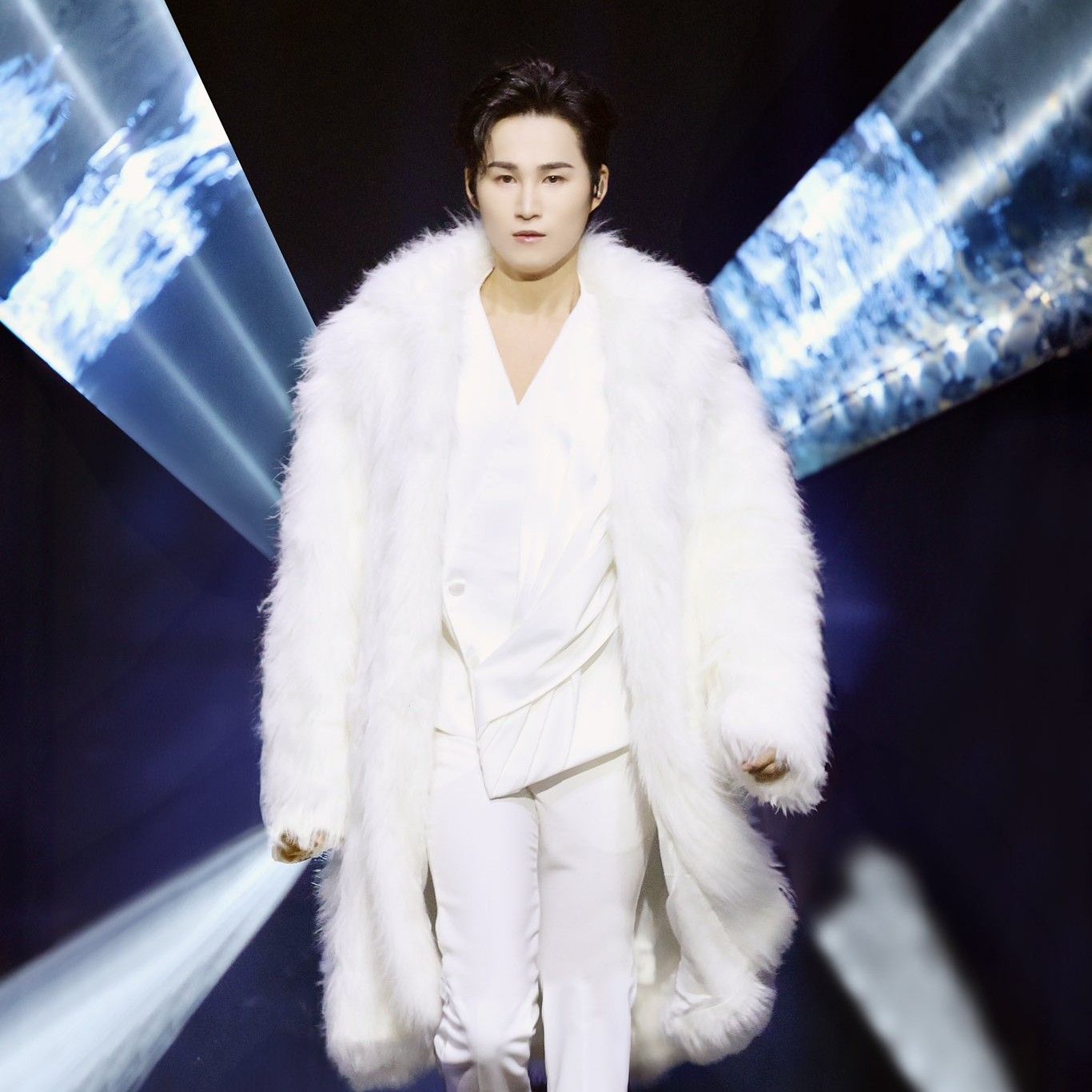 김희재의 비하인드 컷