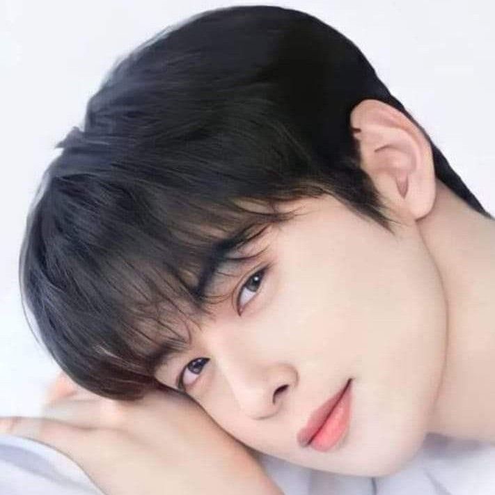 Latest photo of Cha Eunwoo