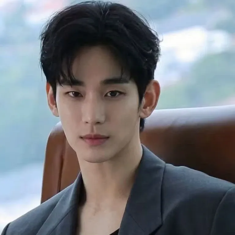 A moment captured by a fan of Kim Soohyun