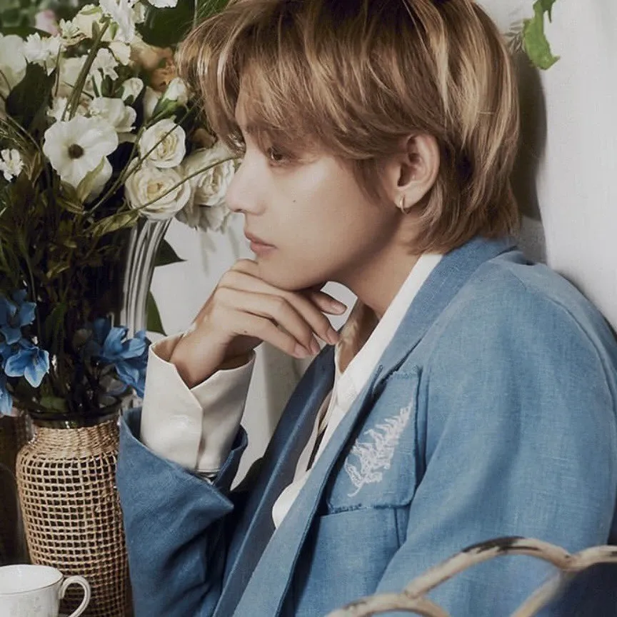 Recent activity shot of Kim Taehyung (V)