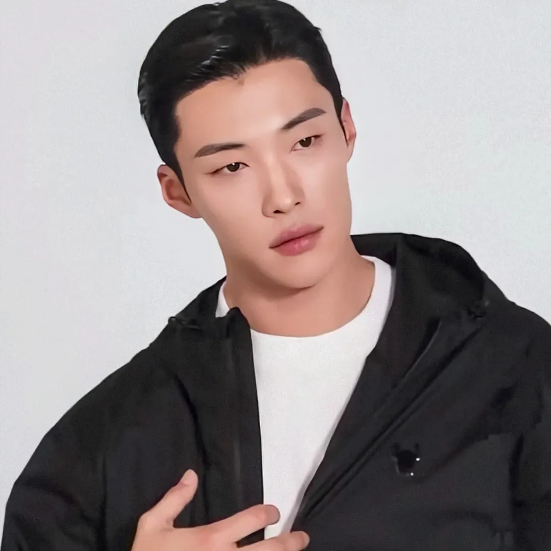 Recent activity shot of Woo Dohwan