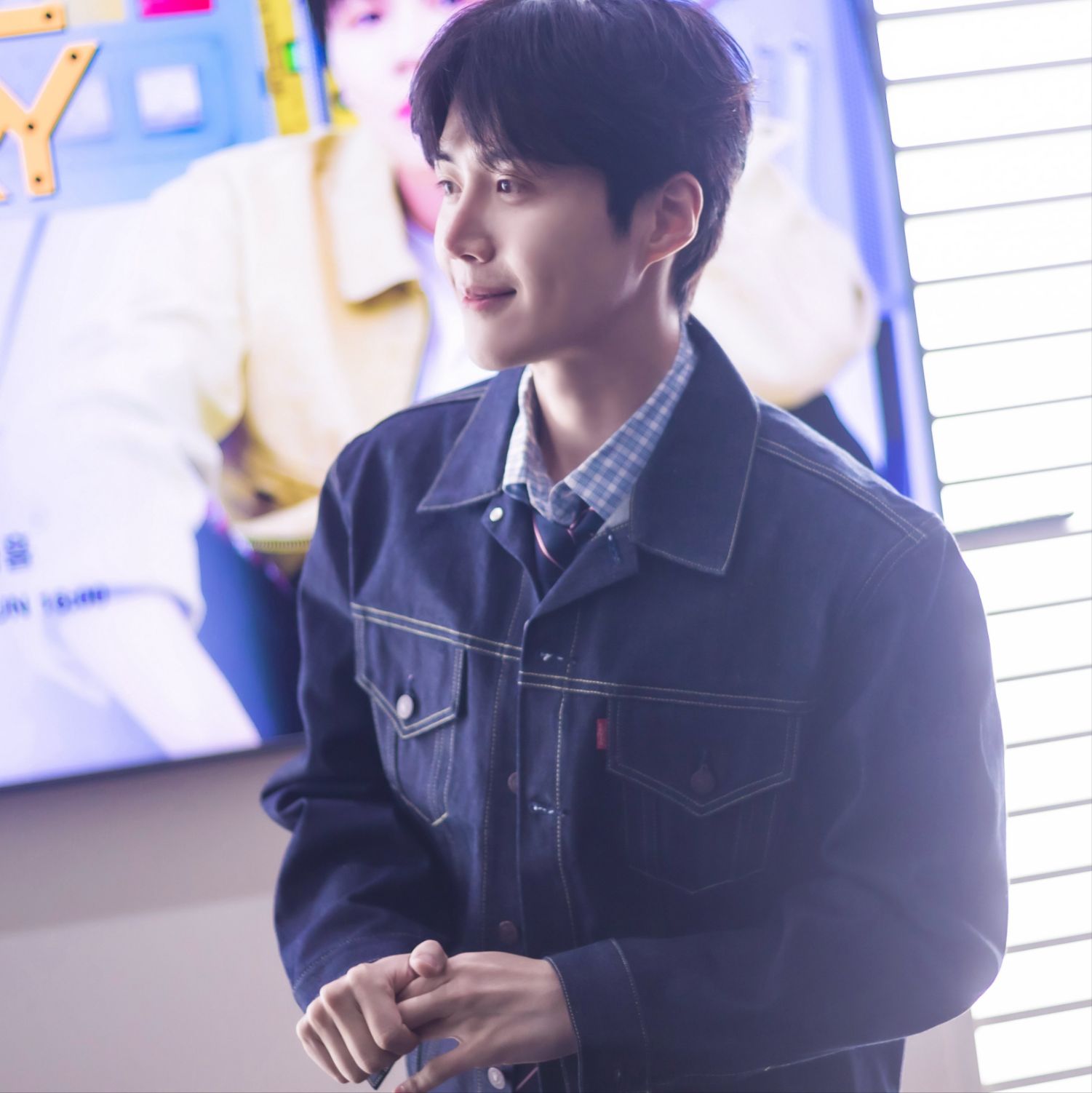 Behind-the-scenes cut of Kim Seonho