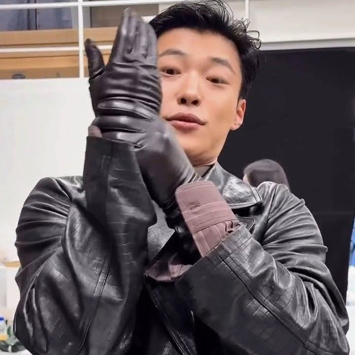 A moment captured by a fan of Woo Dohwan