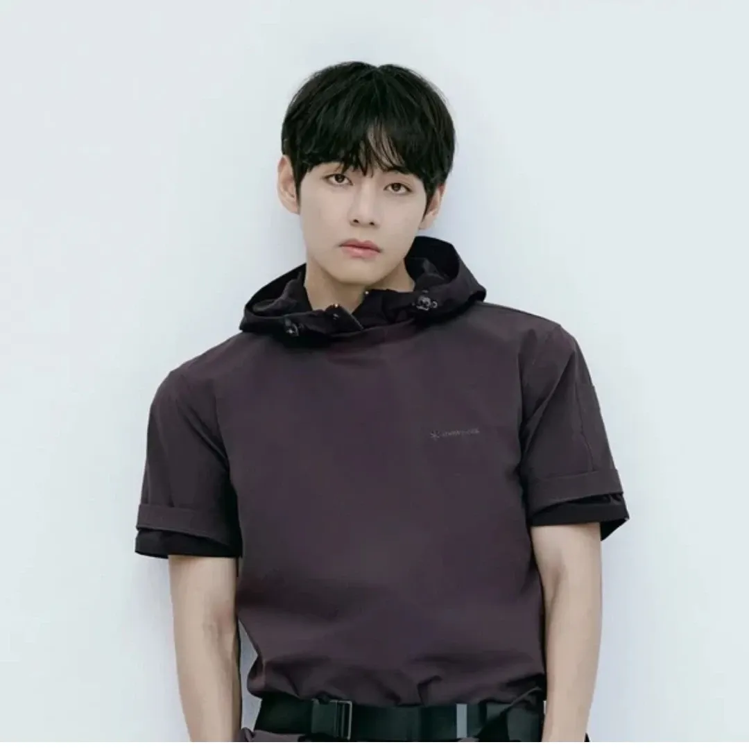 Latest photo of Kim Taehyung (V)