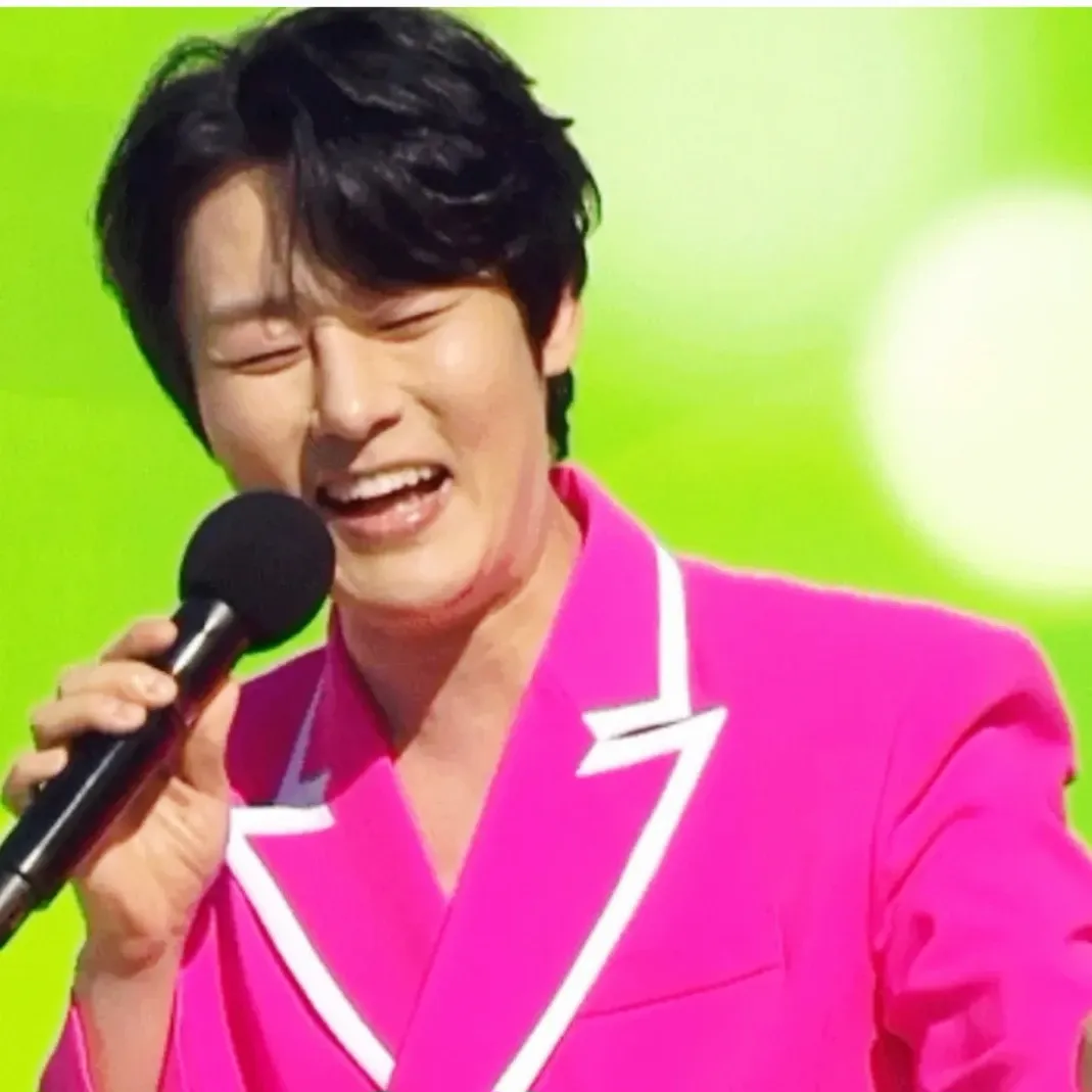 Behind-the-scenes cut of Kang Moonkyung