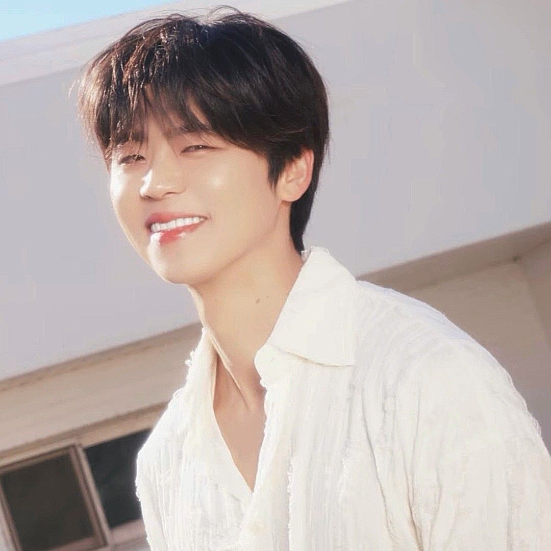 Behind-the-scenes cut of Park Jihyeon