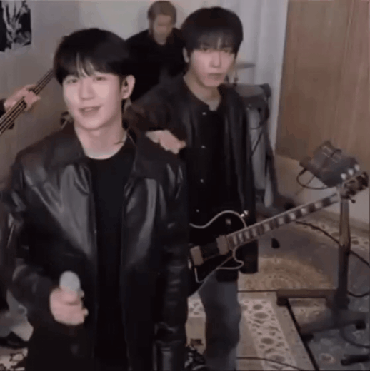 粉絲拍下的丁海寅瞬間