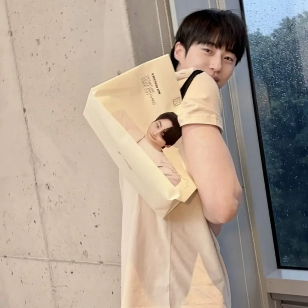 A moment captured by a fan of Byeon Wooseok