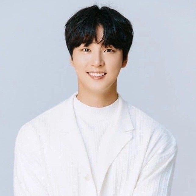 Behind-the-scenes cut of Yoon Shiyoon