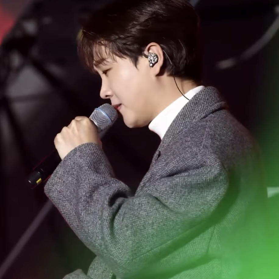 Recent activity shot of Song Minjun