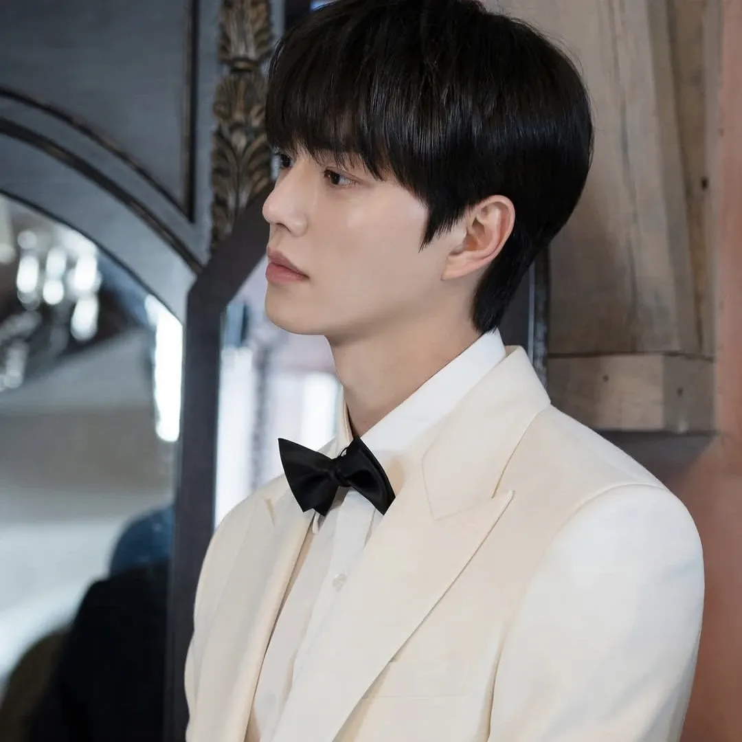 Behind-the-scenes cut of Song Kang
