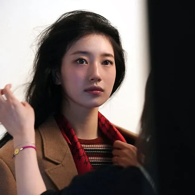 A moment captured by a fan of Bae Suzy