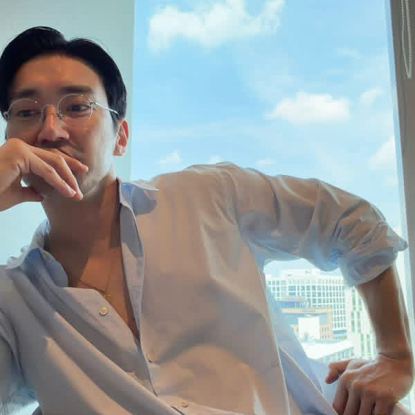 Behind-the-scenes cut of Choi Siwon