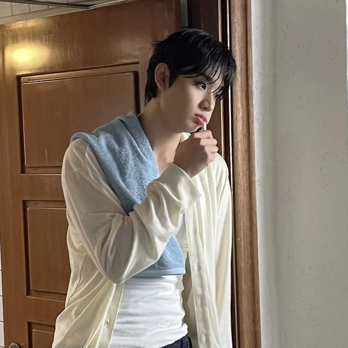 A moment captured by a fan of Kim Jaewon