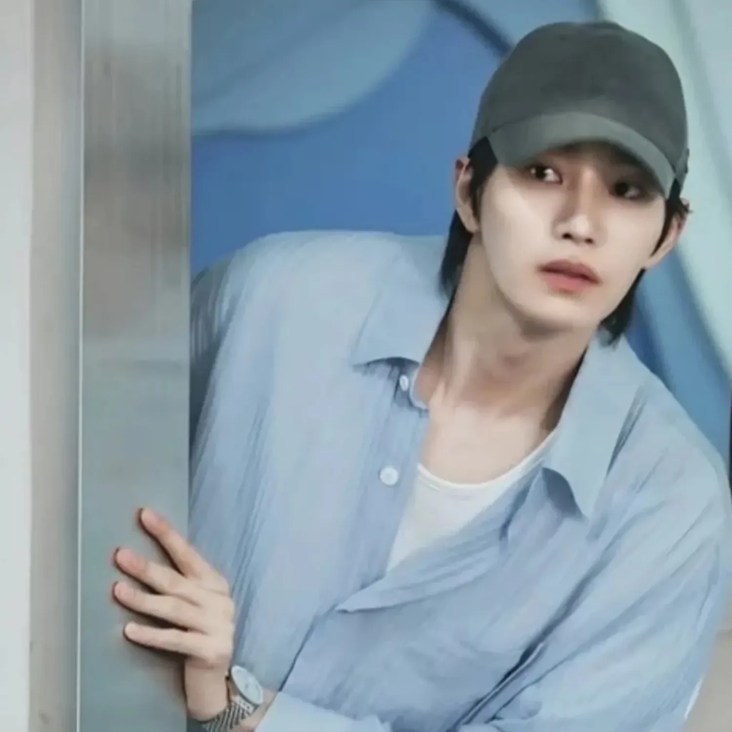 Behind-the-scenes cut of Kim Jaeyoung