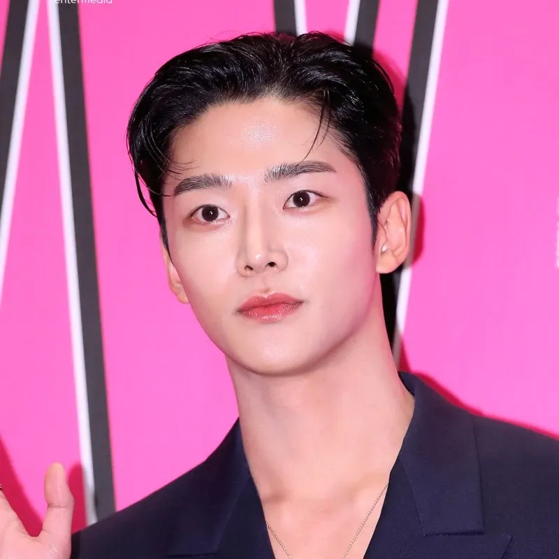Foto terbaru dari Rowoon