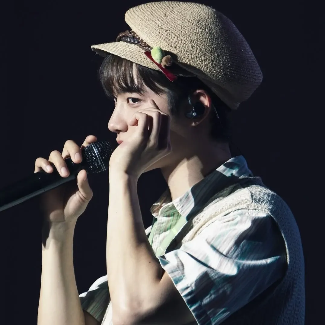 Foto terbaru dari Doh Kyungsoo (D.O.)