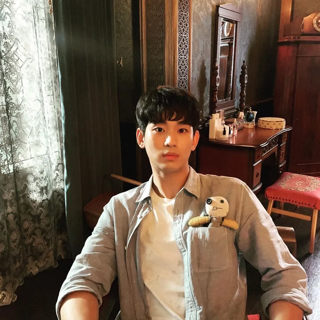 Behind-the-scenes cut of Kim Soohyun