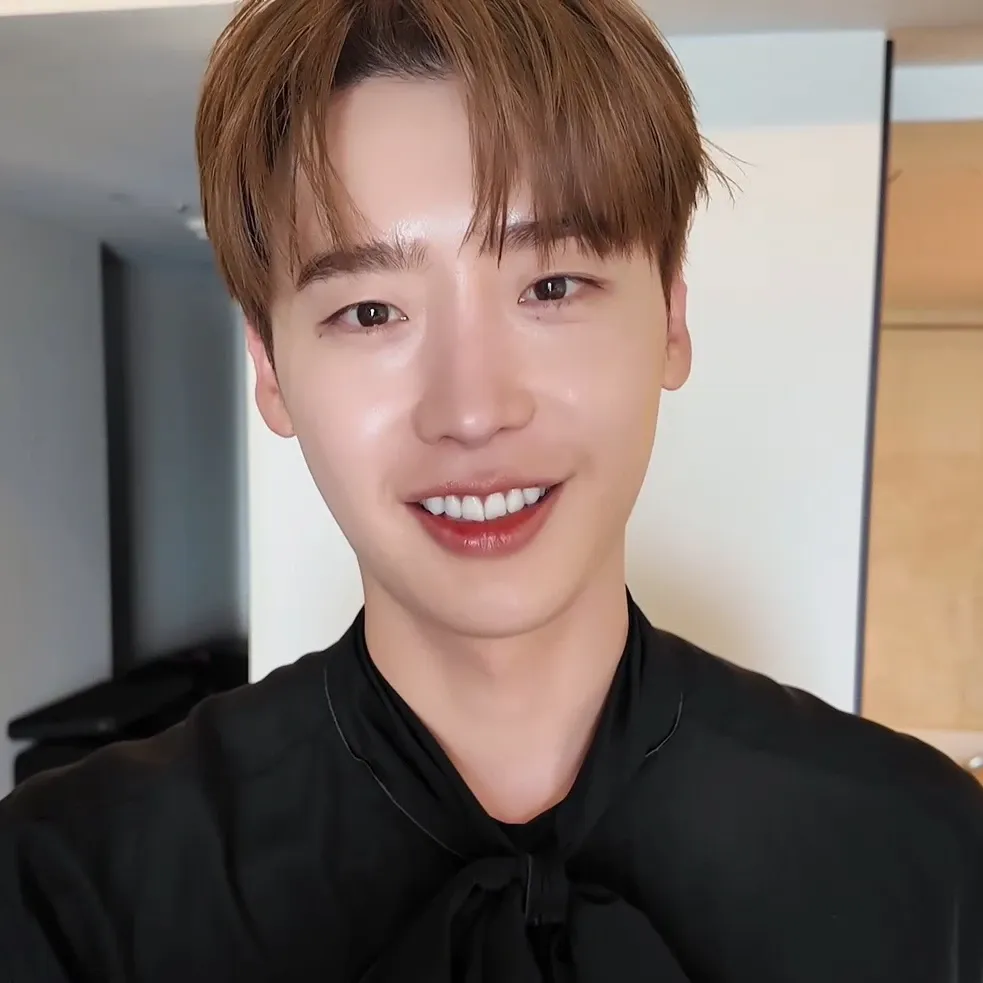 Latest photo of Lee Jongsuk