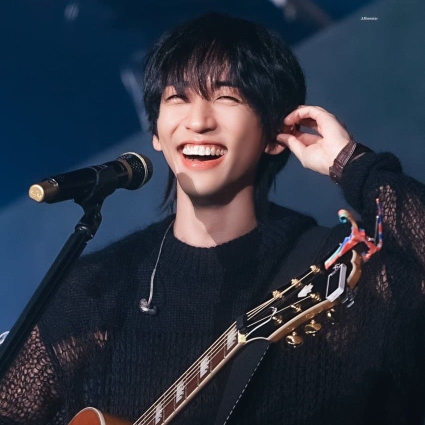 A moment captured by a fan of Lee Seungyoon