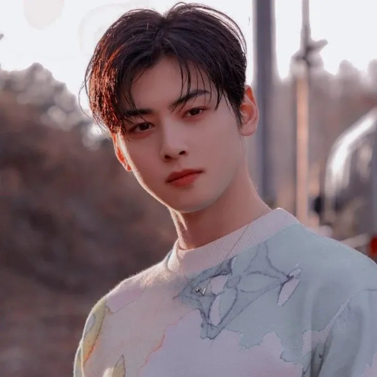 Recent activity shot of Cha Eunwoo