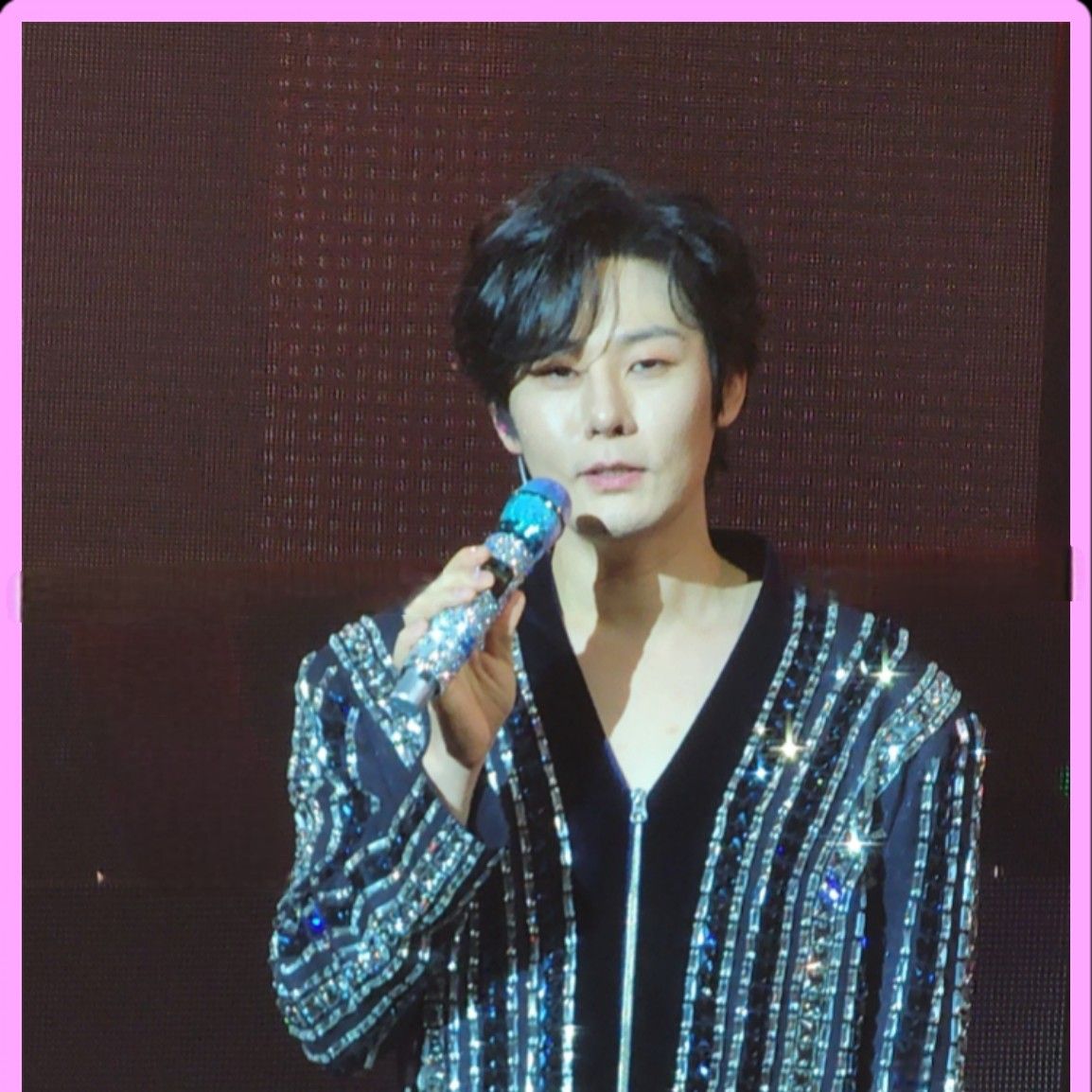 A moment captured by a fan of Kang Moonkyung