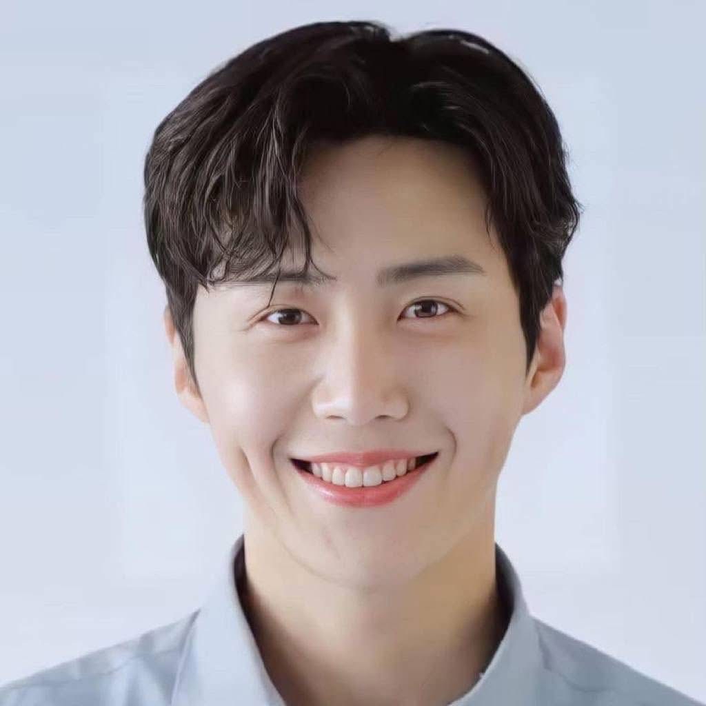 Recent activity shot of Kim Seonho