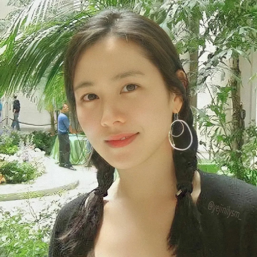 Foto kegiatan terbaru dari Son Yejin