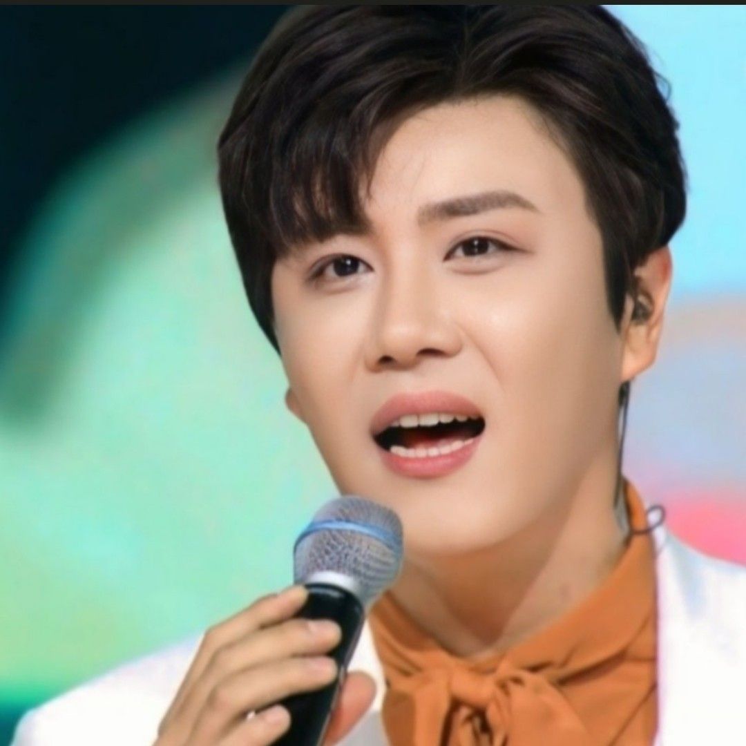 진해성의 비하인드 컷