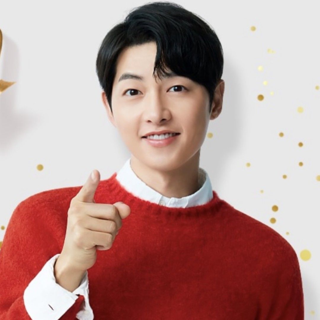 Recent activity shot of Song Joongki