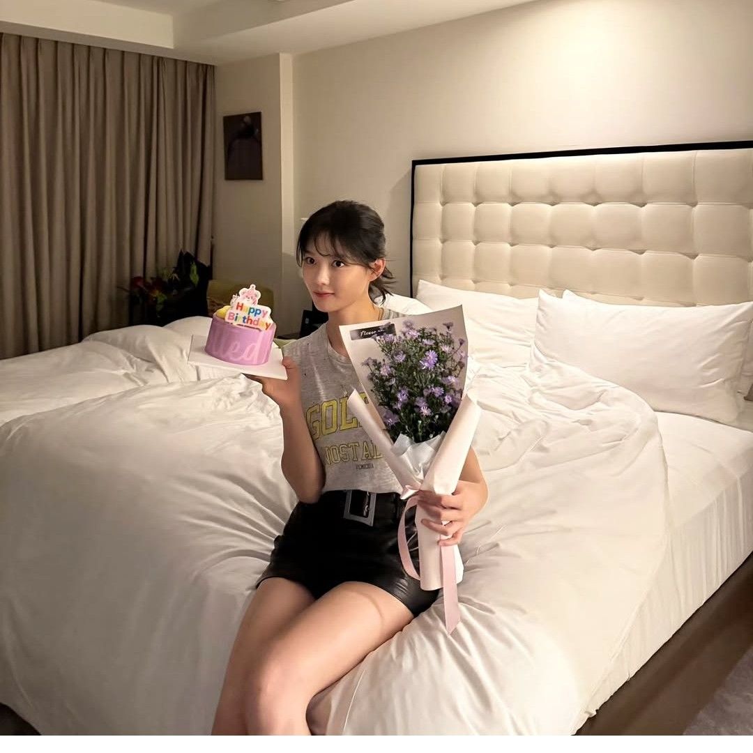 Behind-the-scenes cut of Kim Youjung