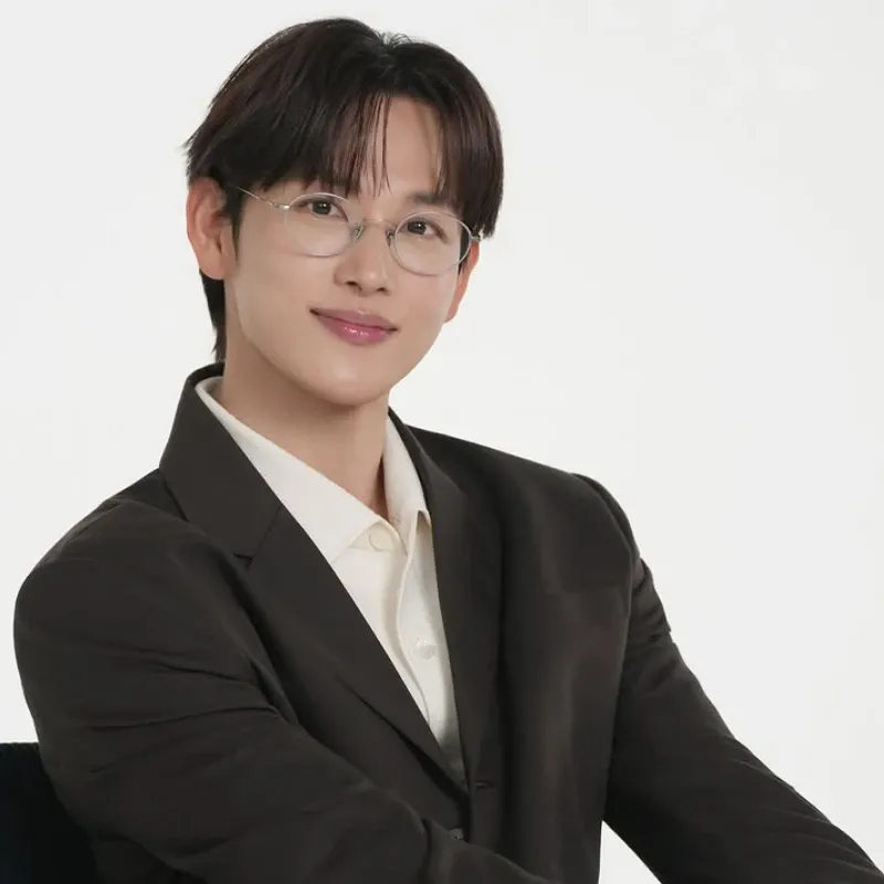 Latest photo of Yim Siwan
